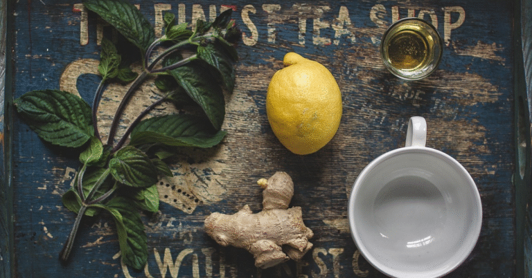 ICED GREEN TEA WITH LEMON, MINT & GINGER